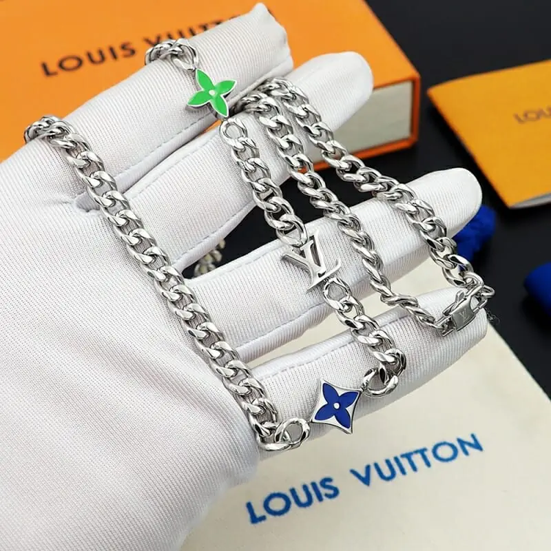 louis vuitton collier s_123a6613